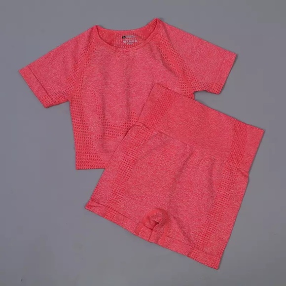 New 2 piece set shorts and top - Picture 5 of 5